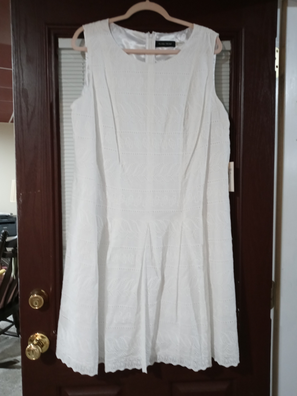 Ivanka Trump White Eyelet A-Line Dress - Picture 1 of 4